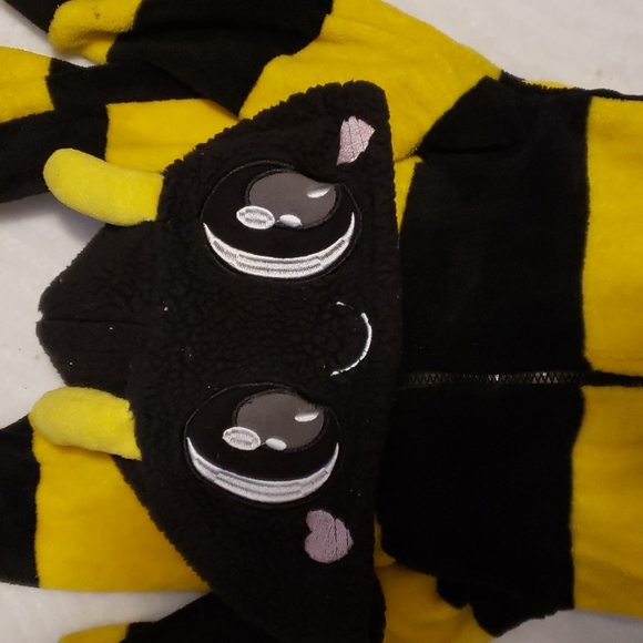 𝅺💜 Onsies boys or girls pj's - Picture 3 of 8